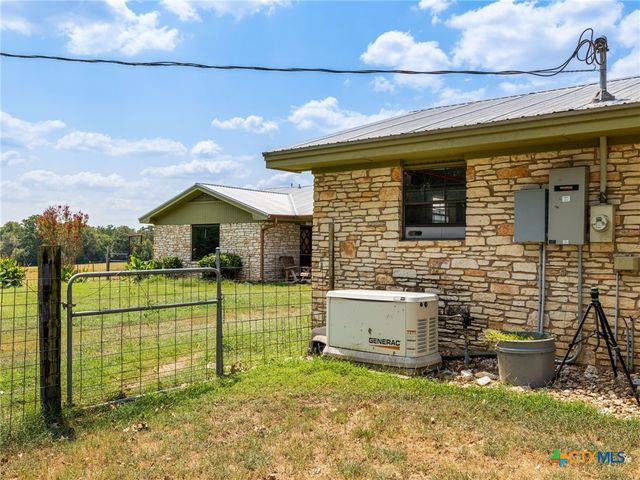 1045 Private Road 7005, Lexington, TX 78947