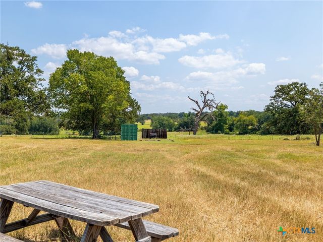 1045 Private Road 7005, Lexington, TX 78947
