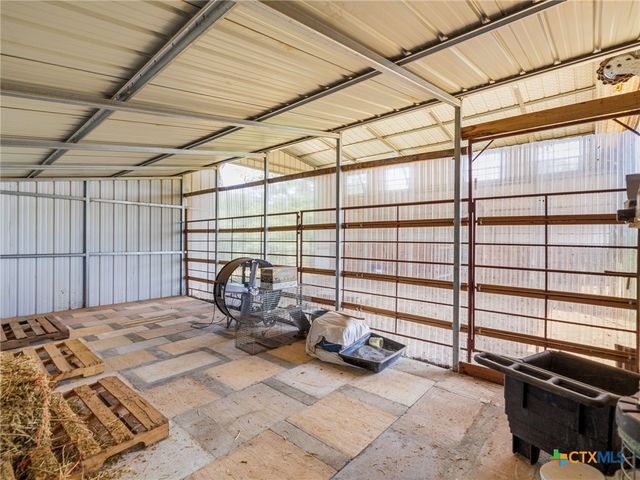 1045 Private Road 7005, Lexington, TX 78947