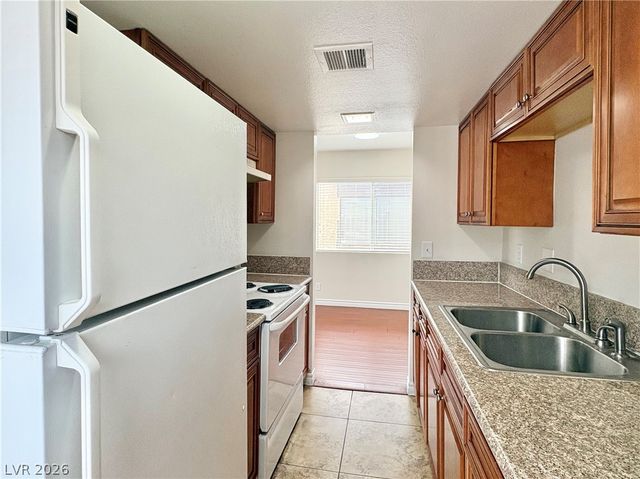 5447 Retablo Avenue 3, Las Vegas, NV 89103