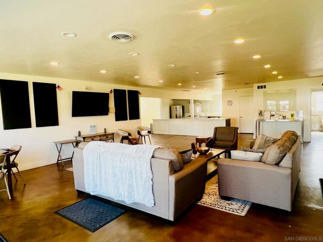 211 N Citrus Avenue #50, Escondido, CA 92027