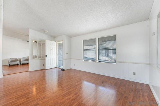 211 N Citrus Avenue #50, Escondido, CA 92027