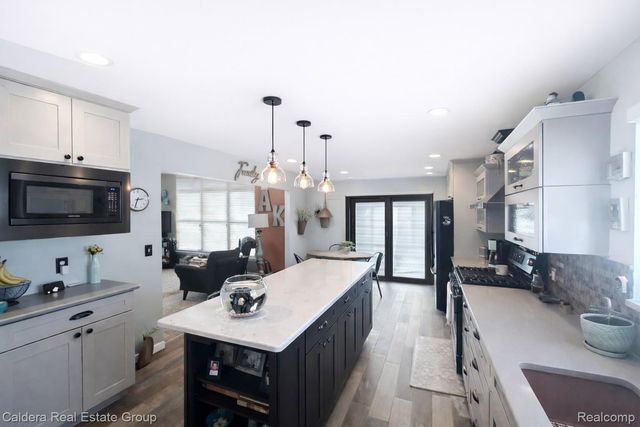 12838 Rolling Brook Court, Sterling Heights, MI 48313