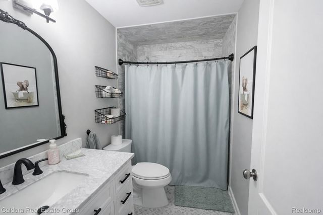 12838 Rolling Brook Court, Sterling Heights, MI 48313