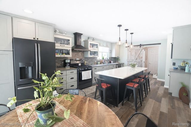 12838 Rolling Brook Court, Sterling Heights, MI 48313