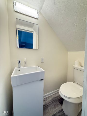 147 S Franklin Street, Knightstown, IN 46148