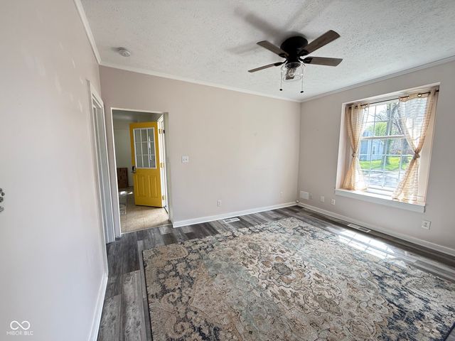147 S Franklin Street, Knightstown, IN 46148