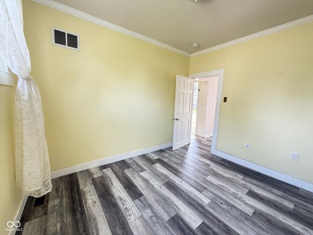 147 S Franklin Street, Knightstown, IN 46148