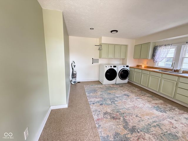 147 S Franklin Street, Knightstown, IN 46148