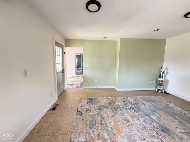 147 S Franklin Street, Knightstown, IN 46148