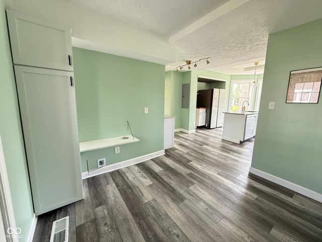 147 S Franklin Street, Knightstown, IN 46148