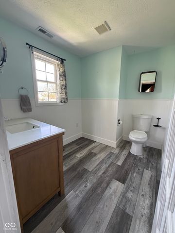 147 S Franklin Street, Knightstown, IN 46148