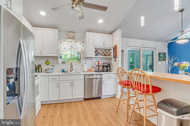 8622 KENILWORTH DR, Springfield, VA 22151