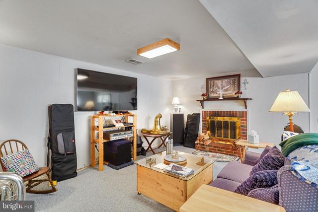 8622 KENILWORTH DR, Springfield, VA 22151