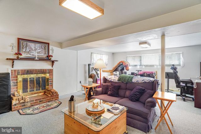 8622 KENILWORTH DR, Springfield, VA 22151