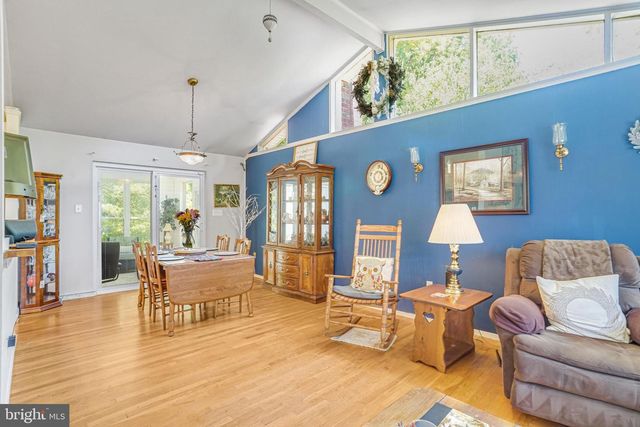 8622 KENILWORTH DR, Springfield, VA 22151