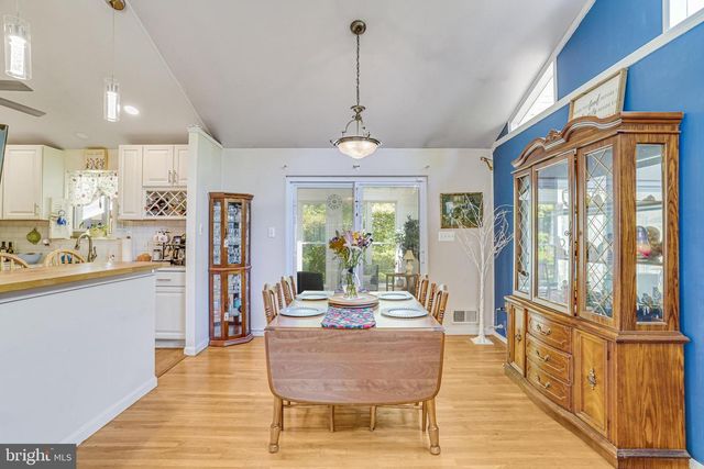 8622 KENILWORTH DR, Springfield, VA 22151