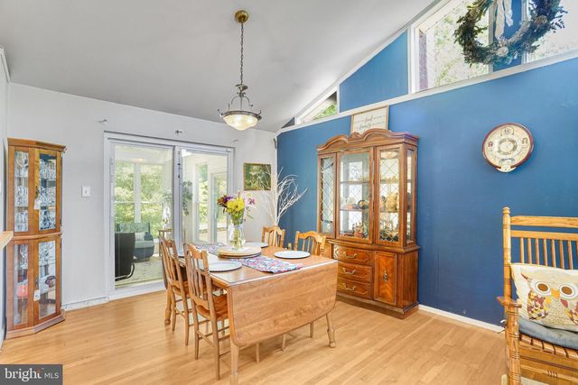 8622 KENILWORTH DR, Springfield, VA 22151