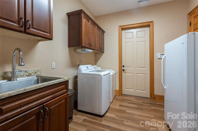 145 Glen Trillium Drive, Fletcher, NC 28732