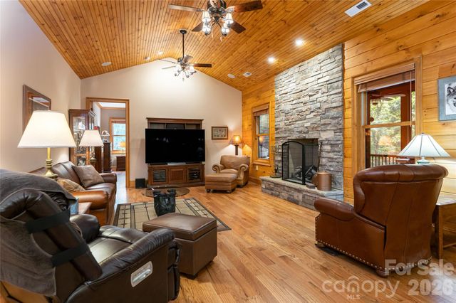 145 Glen Trillium Drive, Fletcher, NC 28732