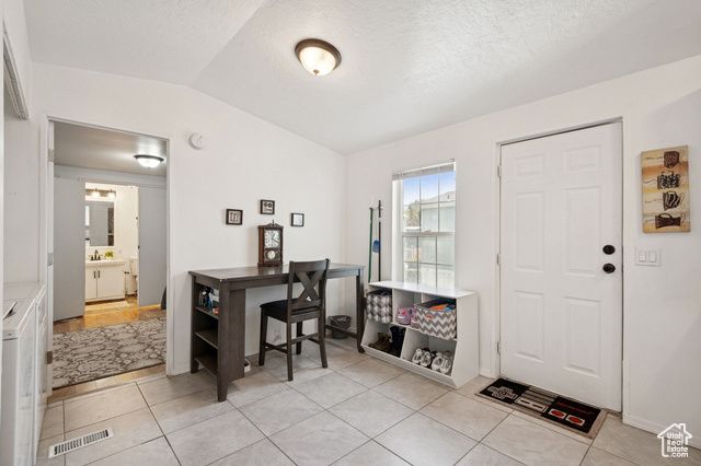 820 W BIG MOUNTAIN MTN, Taylorsville, UT 84123