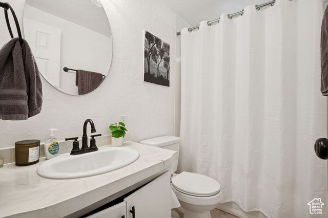 820 W BIG MOUNTAIN MTN, Taylorsville, UT 84123