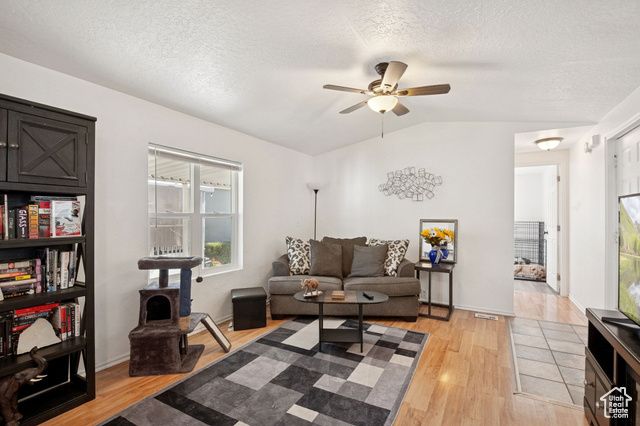 820 W BIG MOUNTAIN MTN, Taylorsville, UT 84123