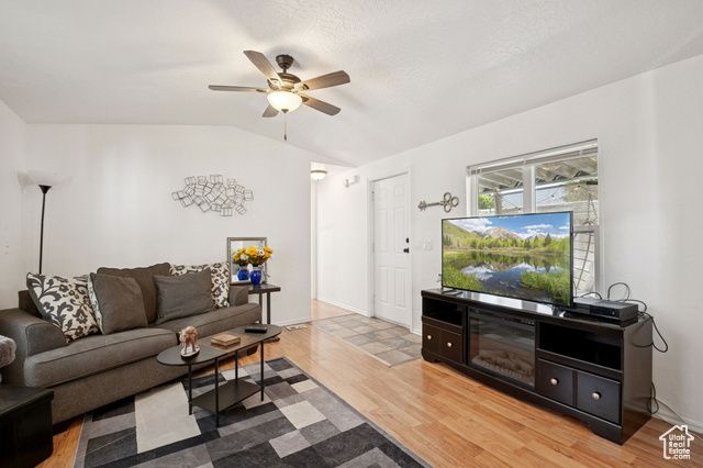 820 W BIG MOUNTAIN MTN, Taylorsville, UT 84123