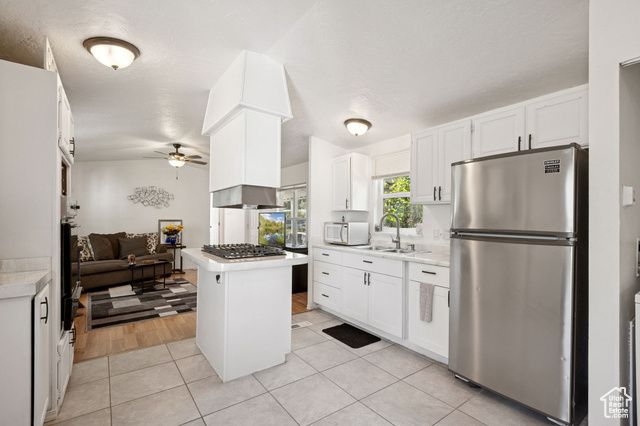 820 W BIG MOUNTAIN MTN, Taylorsville, UT 84123