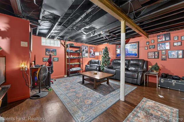 13498 Callender Street, Southgate, MI 48195