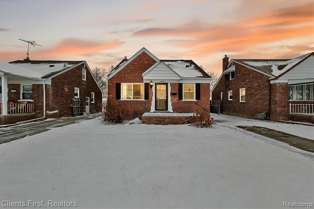 13498 Callender Street, Southgate, MI 48195