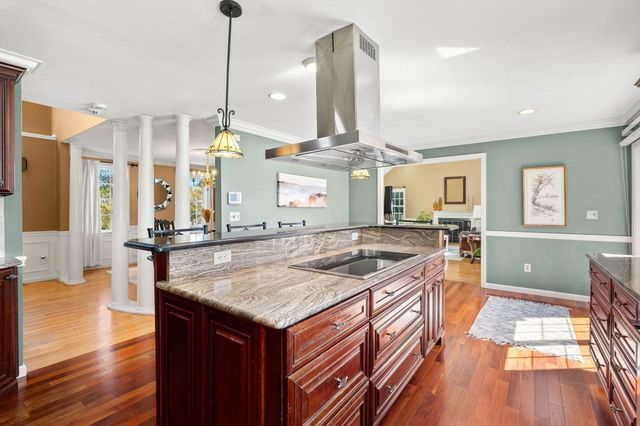 8 Taylor Way, Stoughton, MA 02027