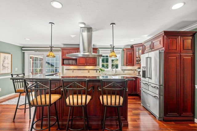 8 Taylor Way, Stoughton, MA 02027
