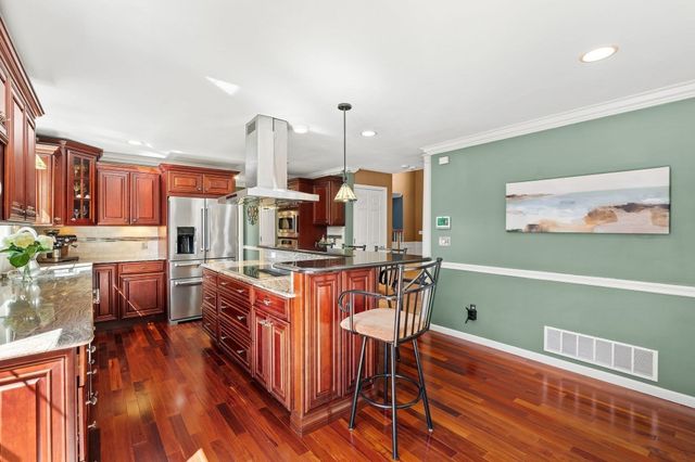 8 Taylor Way, Stoughton, MA 02027