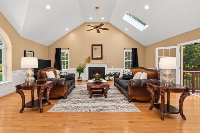 8 Taylor Way, Stoughton, MA 02027