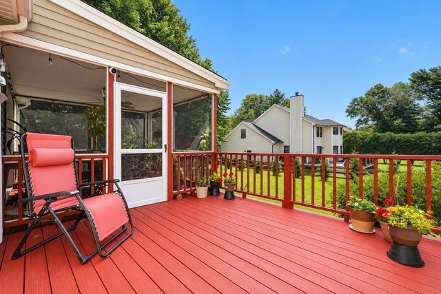 8 Taylor Way, Stoughton, MA 02027