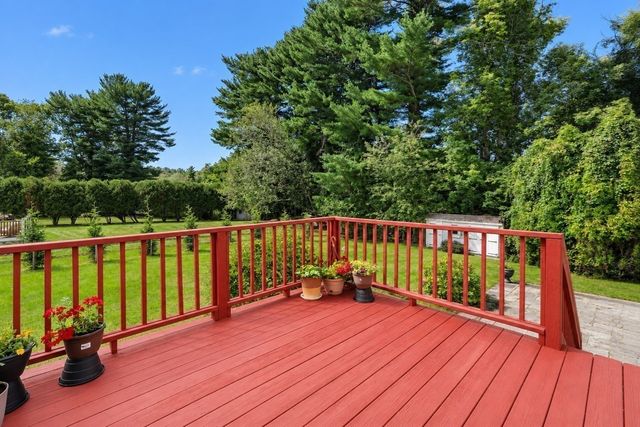 8 Taylor Way, Stoughton, MA 02027