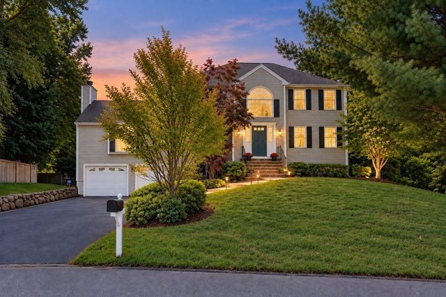 8 Taylor Way, Stoughton, MA 02027