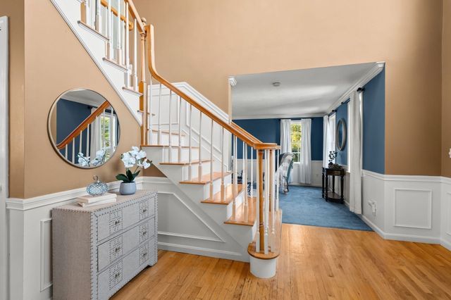 8 Taylor Way, Stoughton, MA 02027