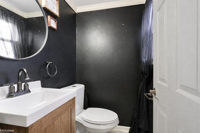 23507 Grove Street, Saint Clair Shores, MI 48080