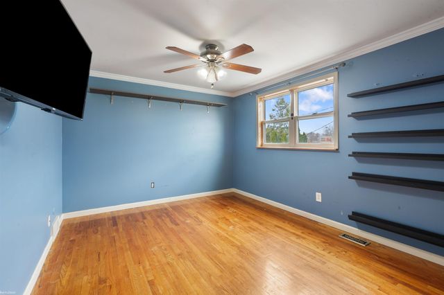 23507 Grove Street, Saint Clair Shores, MI 48080