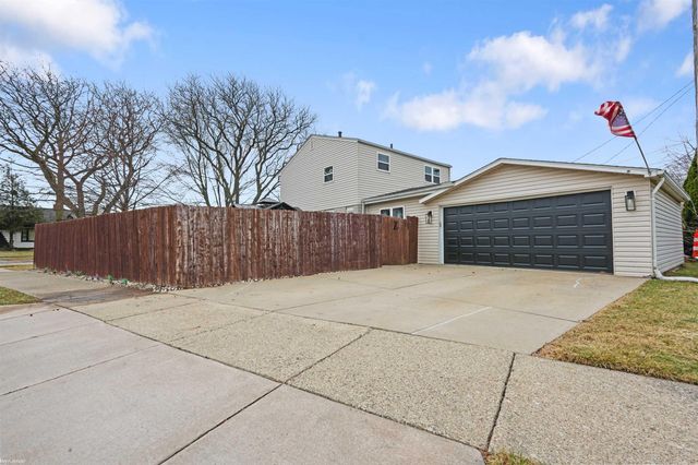 23507 Grove Street, Saint Clair Shores, MI 48080