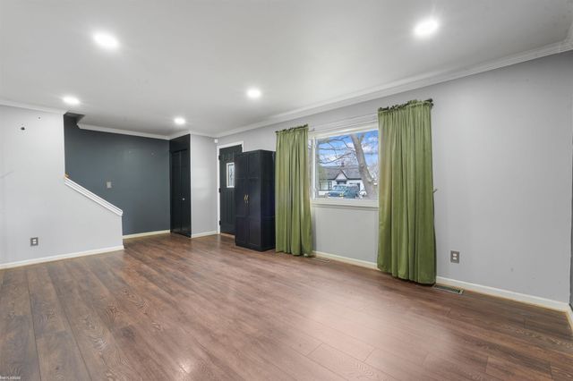 23507 Grove Street, Saint Clair Shores, MI 48080