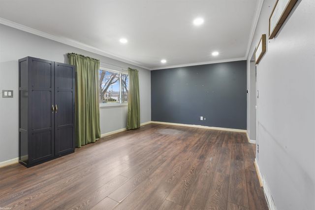 23507 Grove Street, Saint Clair Shores, MI 48080