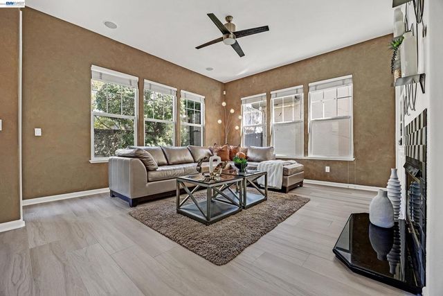 5130 5130 Bianco Ct, Pleasanton, CA 94588