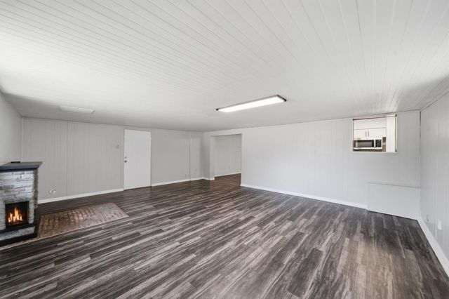 802 E Stadium Court, Friendswood, TX 77546
