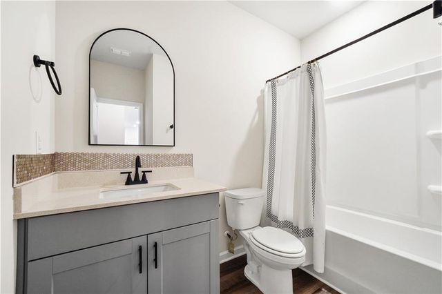 4041 Dean Grove Way, Loganville, GA 30052