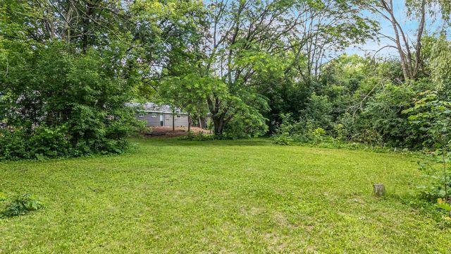 1418 COUNTY RD JJ, Neenah, WI 54956