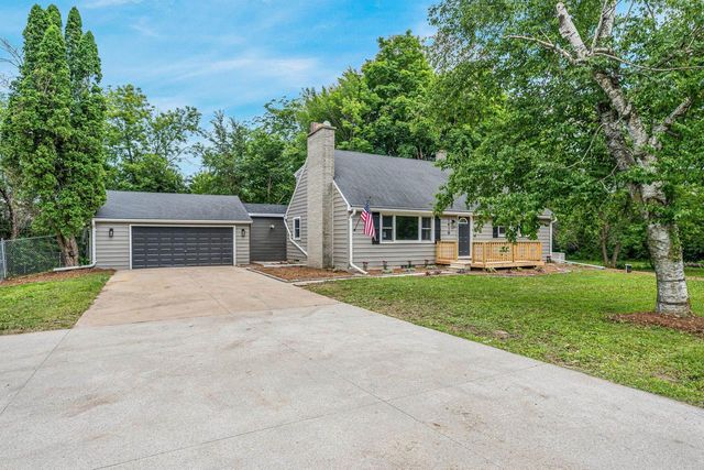 1418 COUNTY RD JJ, Neenah, WI 54956