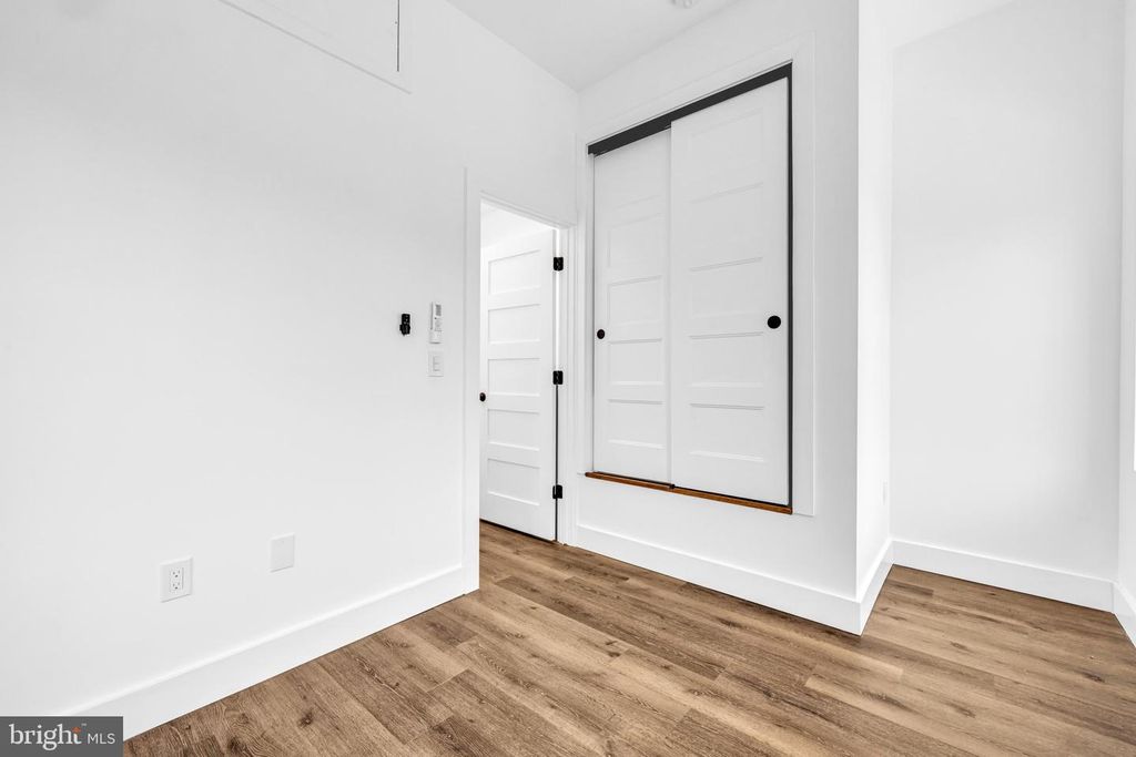 Image 14 of property listing at 2801 ROUND RD, Baltimore, MD 21225